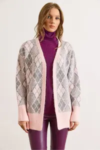 Olalook Women's Pink Diamond Pattern Soft Textured Thick Knitwear Cardigan - Image 3