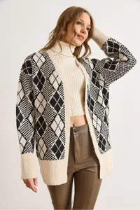 Olalook Women's Stone Diamond Pattern Soft Textured Thick Knitwear Cardigan - Image 4