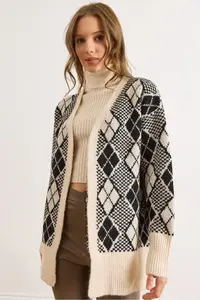Olalook Women's Stone Diamond Pattern Soft Textured Thick Knitwear Cardigan - Image 5