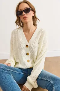 Olalook Women's White Hair Braid Detailed V-Neck Knitwear Cardigan
