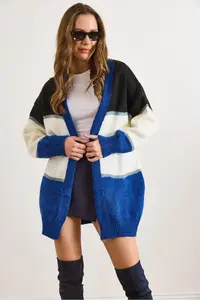 Olalook Women's Blue White Color Blocked Glitter Detailed Oversize Knitwear Cardigan - Image 5