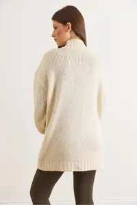 Olalook Women's Ecru Pocket Soft Textured Knitwear Cardigan - Image 4