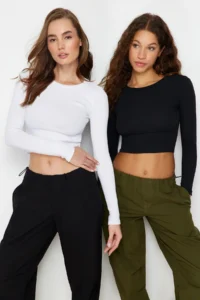 TRENDYOLMİLLA Black-White 2 Sets Package Fitted Crew Neck Crop Ribbed Flexible Knitting Blouse - Image 8