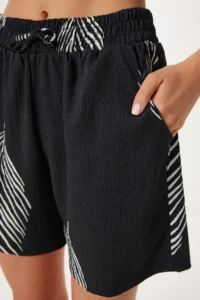 Happiness İstanbul Women's Black Bone Patterned Crinkle Knitted Kimono Shorts Set - Image 4