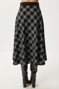 Lovelyİstanbul Arched Checkered Midi Weaving Skirt  Black Gray - Image 4