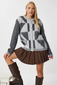 Lovelyİstanbul Patterned Soft Textured Knitwear Cardigan   GRAY - Image 2