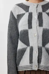 Lovelyİstanbul Patterned Soft Textured Knitwear Cardigan   GRAY - Image 4