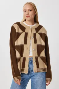 Lovelyİstanbul Patterned Soft Textured Knitwear Cardigan  BROWN BEIGE - Image 2