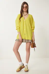Lovelyİstanbul V-neck Seasonal Knitwear Cardigan Yellow - Image 3