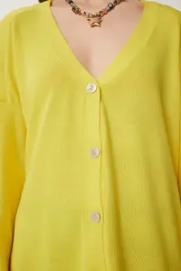 Lovelyİstanbul V-neck Seasonal Knitwear Cardigan Yellow - Image 4