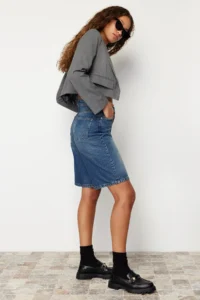 TRENDYOLMİLLA Dark Blue High Waist denim Bermuda - Image 2