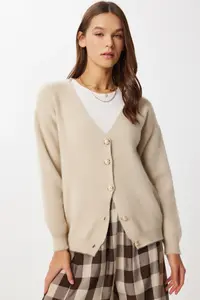 Lovelyİstanbul Soft textured buttoned Knitwear Cardigan  Beige