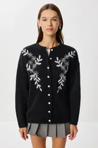 Lovelyİstanbul Beaded Buttoned Knitwear Cardigan  Black - Image 3