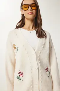 Lovelyİstanbul Floral Embroidered textured Knitwear Cardigan Cream - Image 3
