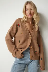 Lovelyİstanbul Floral Embroidered buttoned Knitwear Cardigan Biscuit