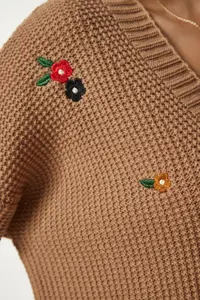 Lovelyİstanbul Floral Embroidered buttoned Knitwear Cardigan Biscuit - Image 5