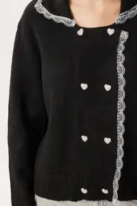 Lovelyİstanbul Lace Detailed buttoned Knitwear Cardigan  Black - Image 4