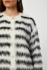 Lovelyİstanbul Chic buttoned Beard Knitwear Cardigan  Bonnet Black - Image 4