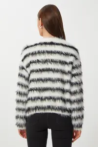 Lovelyİstanbul Chic buttoned Beard Knitwear Cardigan  Bonnet Black - Image 5