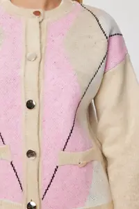 Lovelyİstanbul Diamond Patterned Buttoned Knitwear Cardigan  BEIGE PINK - Image 4