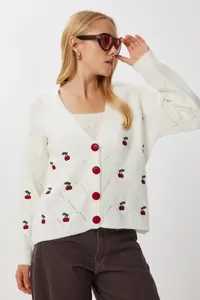 Lovelyİstanbul Cherry Embroidered Blouse Cardigan Knitwear Set  Ecru - Image 2