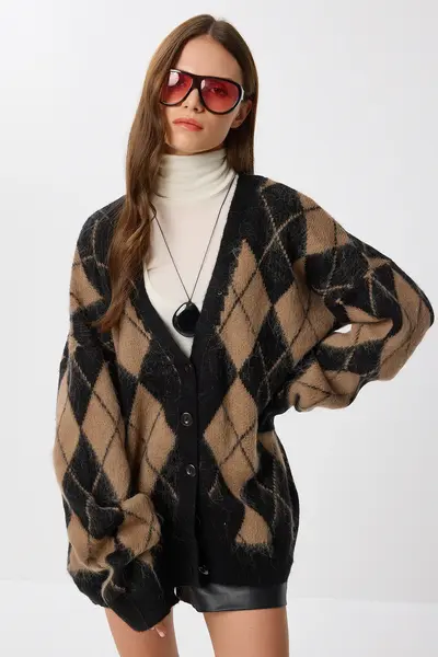 LMW0026-BLACK-BISCUITS_1