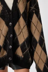 Lovelyİstanbul Diamond Patterned Wool Effect Knitwear Cardigan  BLACK BISCUIT - Image 5