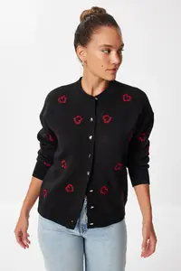 Lovelyİstanbul Heart Embroidered Chic buttoned Knitwear Cardigan  Black - Image 3