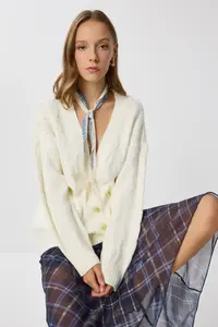 Lovelyİstanbul Hair Braided buttoned Knitwear Cardigan  Ecru - Image 4