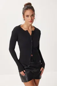 Lovelyİstanbul buttoned Basic Fitili Knitting Cardigan  Black - Image 3