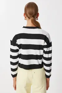 Lovelyİstanbul Stylish Buttoned Striped Knitwear Cardigan  BLACK WHITE - Image 5