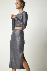 Happiness İstanbul Women Gray Sparkly Ribbed Crop Skirt Set - Image 2