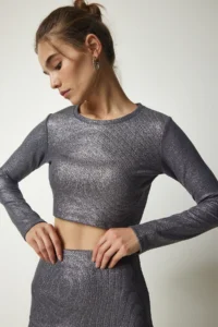 Happiness İstanbul Women Gray Sparkly Ribbed Crop Skirt Set - Image 4