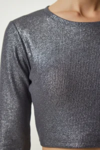 Happiness İstanbul Women Gray Sparkly Ribbed Crop Skirt Set - Image 5
