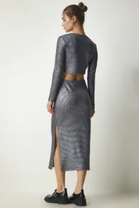 Happiness İstanbul Women Gray Sparkly Ribbed Crop Skirt Set - Image 8