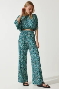 Happiness İstanbul Women's Green Patterned Blouse Palazzo Knitted Set - Image 2