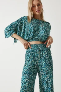 Happiness İstanbul Women's Green Patterned Blouse Palazzo Knitted Set - Image 4