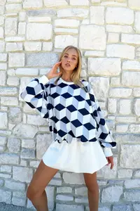 Trend Alaçatı Stili Women's Navy Blue-White Crew Neck Digital Printed Sweatshirt - Image 2