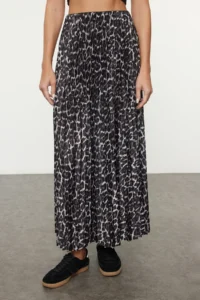 TRENDYOLMİLLA Dark Brown pleated Leopard Printed Flexible Knitting Skirt - Image 3