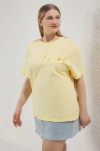 Trendyol Curve Light Yellow Loose Fit with pocket Fiyonk Detailed Plus Size T-Shirt - Image 2