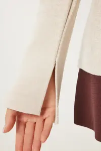 Happiness İstanbul Women Beige V-neck Chic buttoned Knitwear Cardigan - Image 6