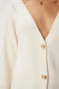 Happiness İstanbul Women Ecru V-neck Chic buttoned Knitwear Cardigan - Image 3