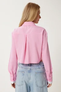 Happiness İstanbul Women's Pink Contrast Color Woven Crop Shirt - Image 4