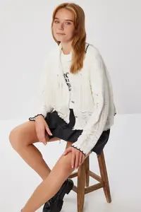 Happiness İstanbul Women Beige Kontrast striped Knitwear Cardigan - Image 3