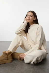 TRENDYOLMİLLA Ecru*001 Basic Plain Knitwear Top and Bottom Set - Image 2