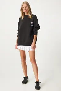 Happiness İstanbul Women's Black Embroidered Coat of Arms Oversized Sweatshirt
