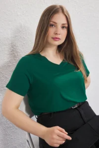 Trendyol Curve Emerald Green Regular Fit V-neck Plus Size T-Shirt - Image 2
