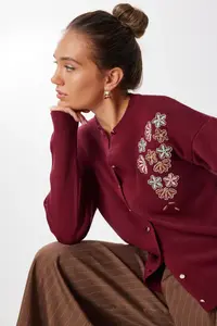 Happiness İstanbul Women's Burgundy Embroidered Beaded Knitwear Cardigan - Image 3
