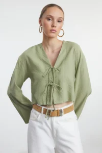 TRENDYOLMİLLA Green Binding Detailed Striped Weaving Shirt - Image 2