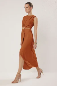 TRENDYOLMİLLA Burgundy A Cut Waist Low-cut and Accessory Detailed Maxi Weaving Crepe her dress - Image 3